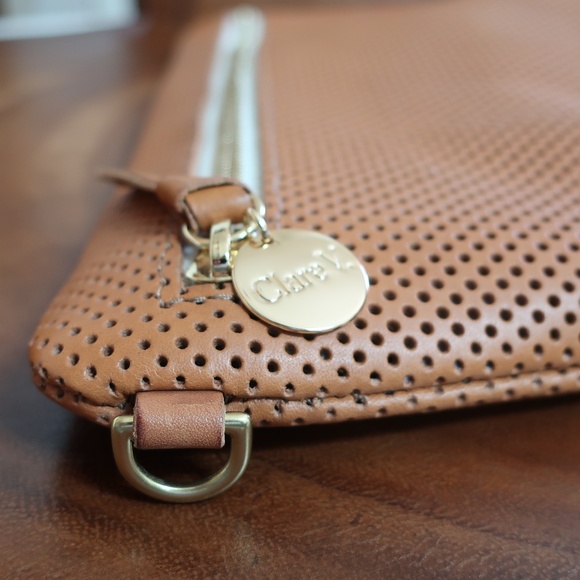 Clare V. Grand Fanny in Cuoio Perf - Picture 4 of 16